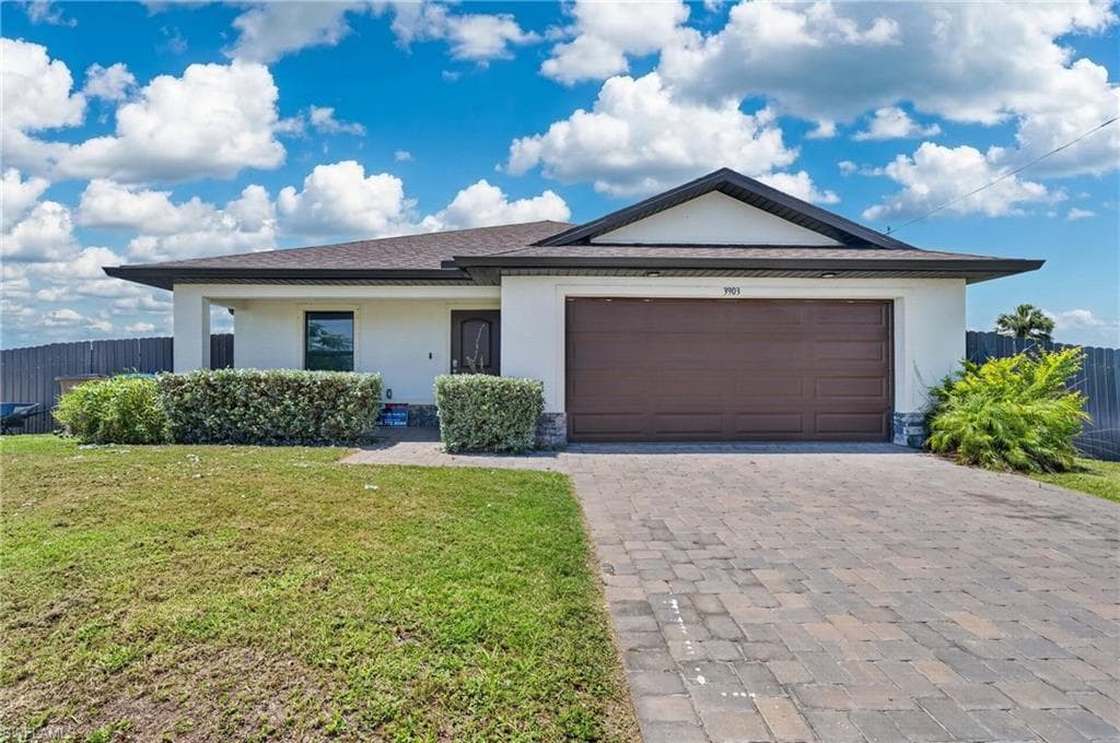 3903 NW 38th ST CAPE CORAL, FL 33993