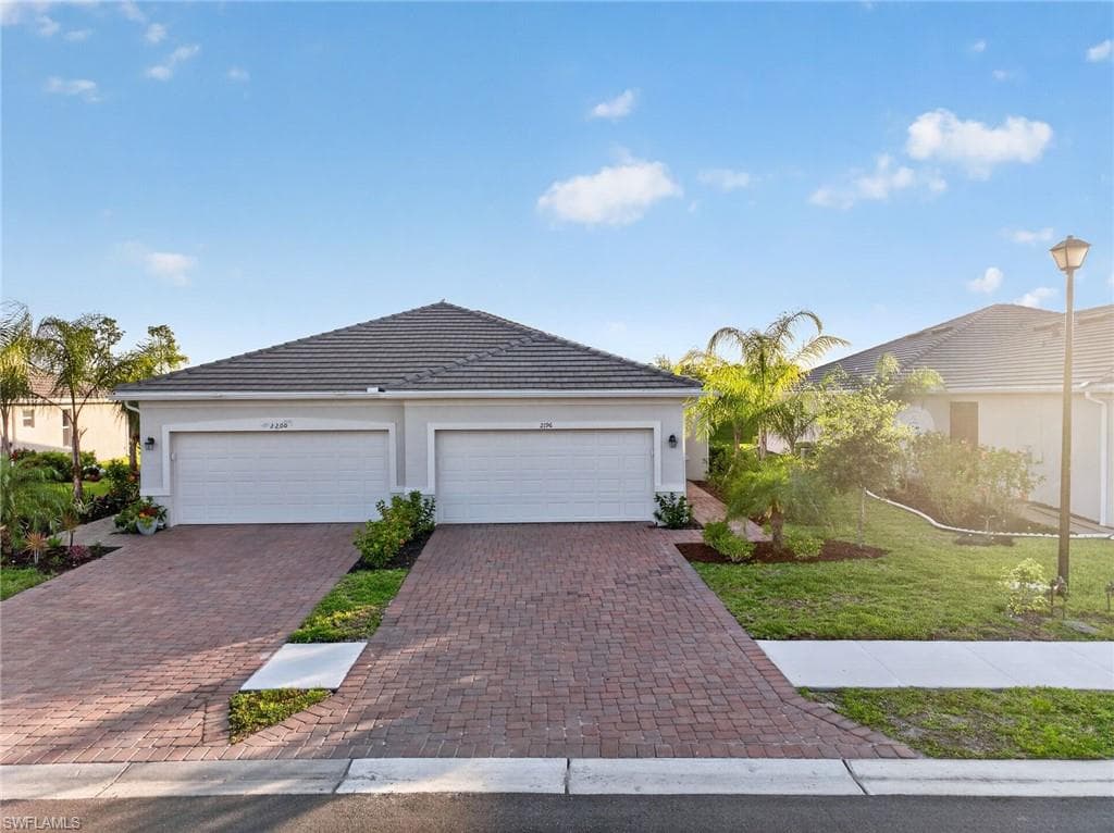 2196 Dragonfruit WAY NAPLES, FL 34120