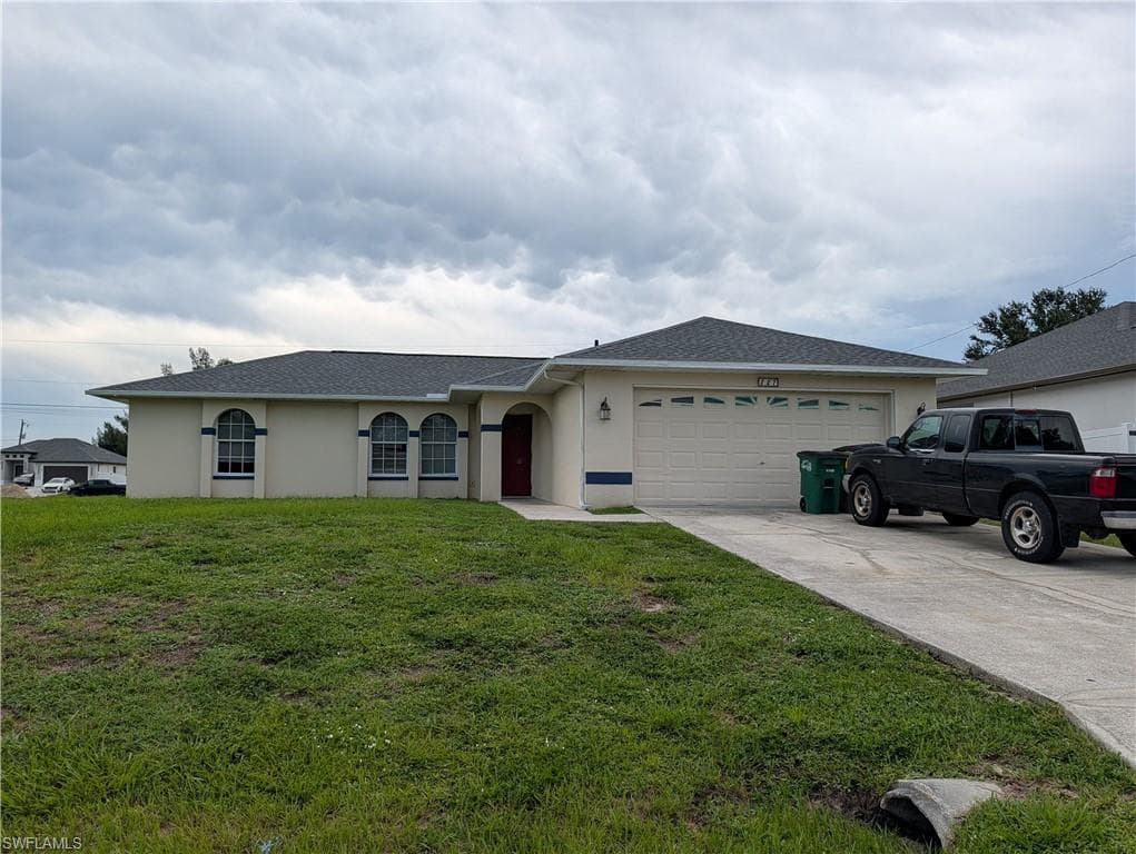 827 NE 17th ST CAPE CORAL, FL 33909