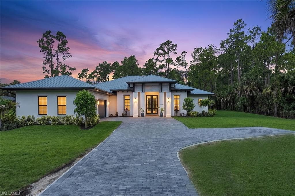 933 11th ST SW NAPLES, FL 34117