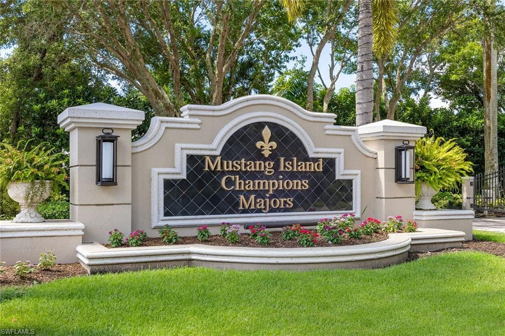 9024 Maverick CT NAPLES, FL 34113