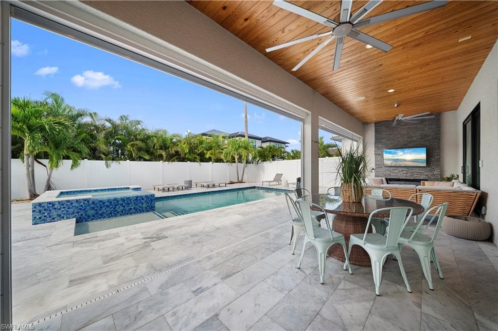 828 100th AVE N NAPLES, FL 34108