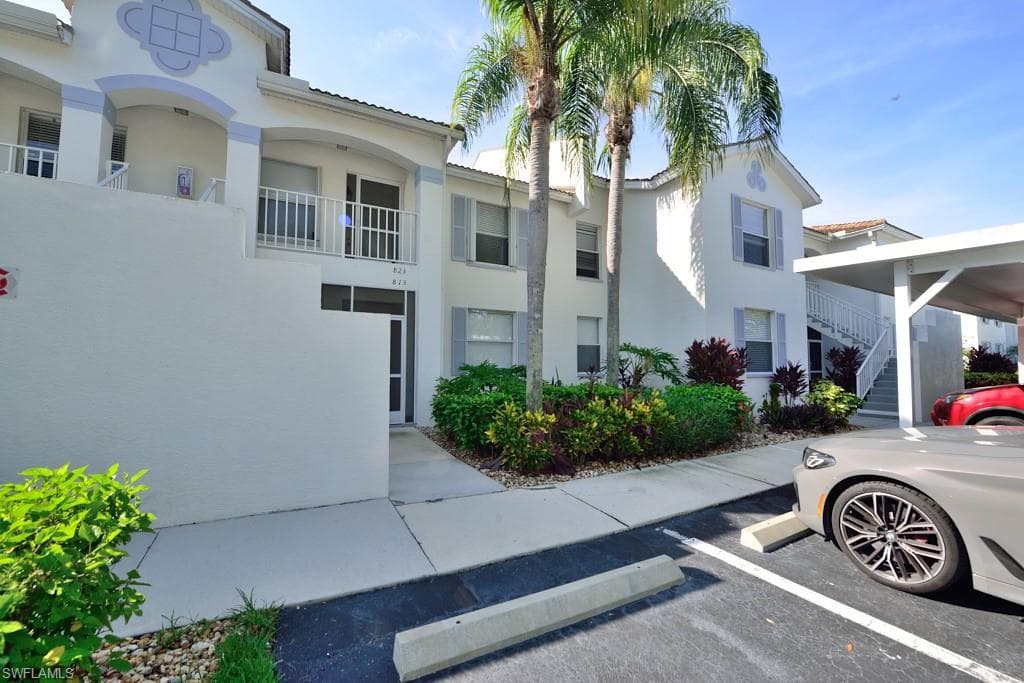 1042 Mainsail DR 823 NAPLES, FL 34114