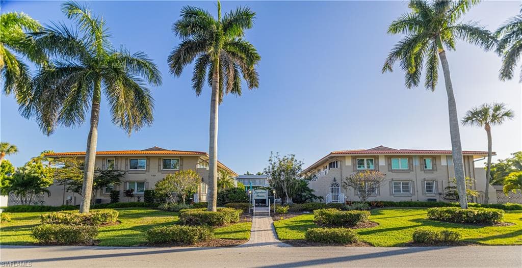 320 14th AVE S 320E NAPLES, FL 34102