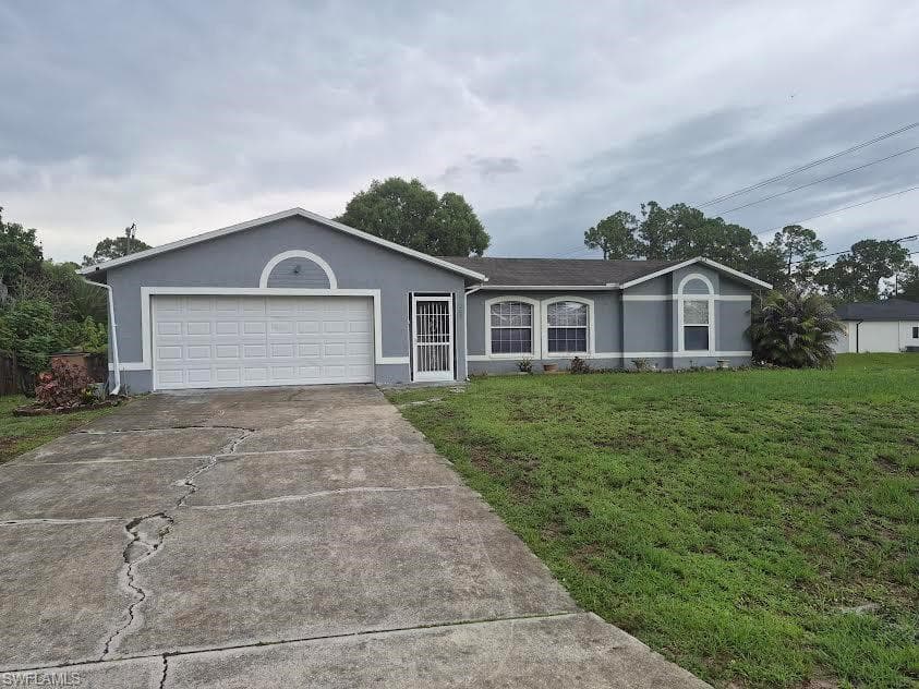 200 Jefferson AVE LEHIGH ACRES, FL 33936