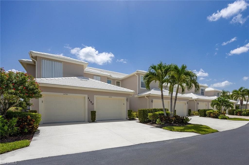 1150 Sweetwater LN 1207 NAPLES, FL 34110