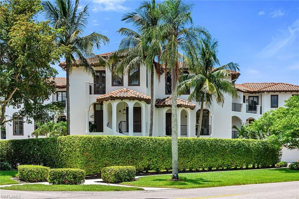 1004 7th ST S NAPLES, FL 34102