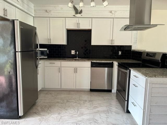 656 Palm View DR 4 NAPLES, FL 34110