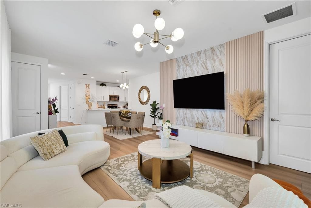 7689 Bristol CIR NAPLES, FL 34120