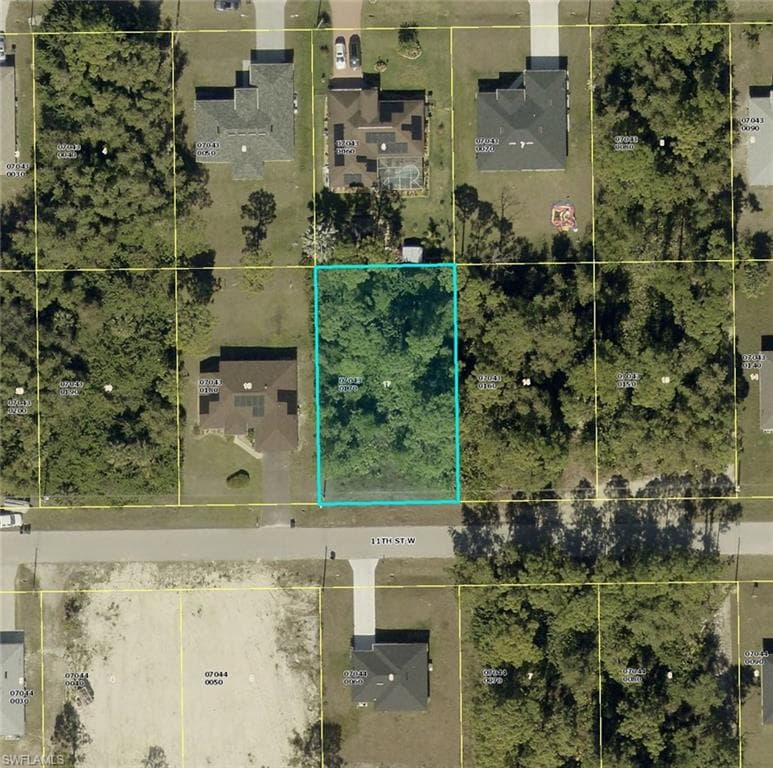 2810 11th ST W LEHIGH ACRES, FL 33971