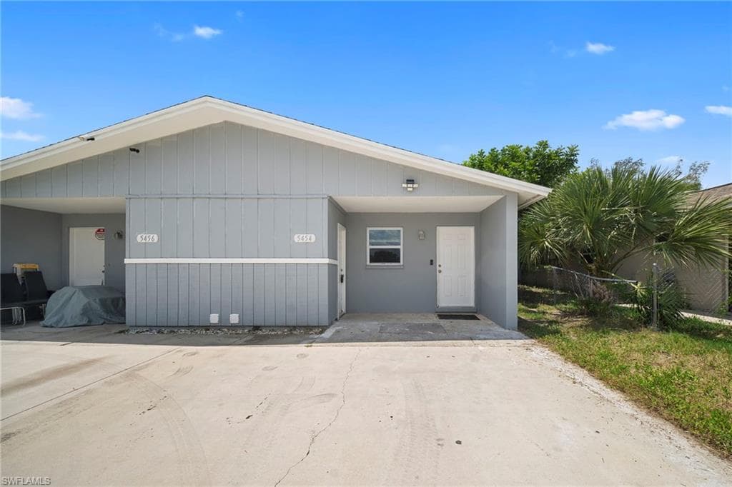5454 8th AVE FORT MYERS, FL 33907
