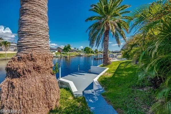 711 SE 33rd TER CAPE CORAL, FL 33904