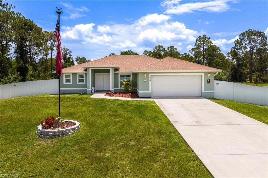 1020 Prospect AVE LEHIGH ACRES, FL 33972