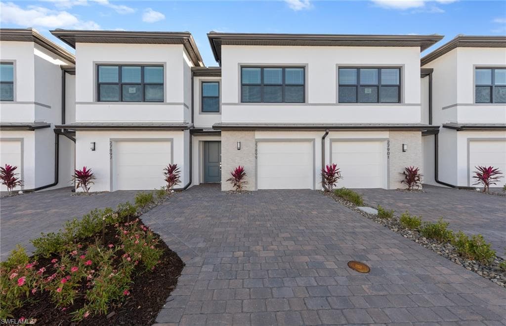 27882 Radiant CT BONITA SPRINGS, FL 34135