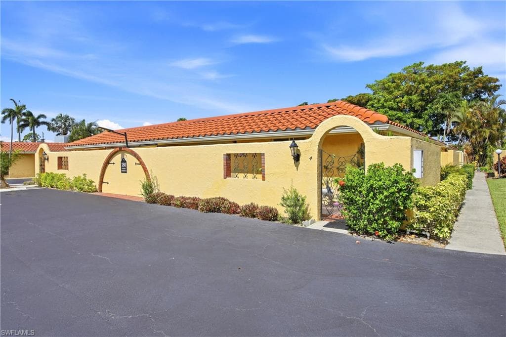 180 Harrison RD 3 NAPLES, FL 34112