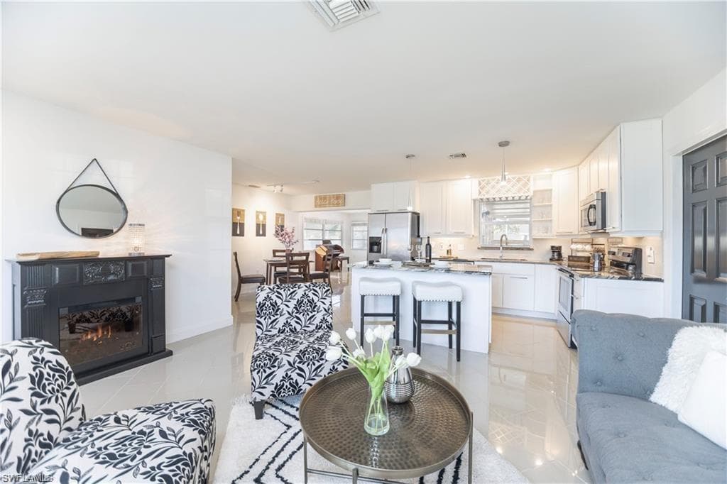 4584 San Antonio LN BONITA SPRINGS, FL 34134
