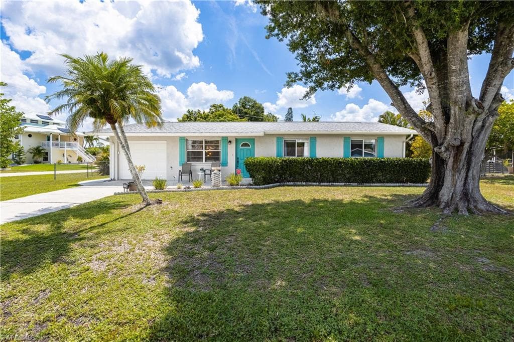 2138 Dominica AVE FORT MYERS, FL 33905