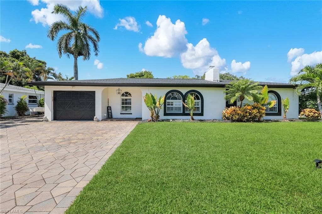 8327 Riviera AVE FORT MYERS, FL 33919