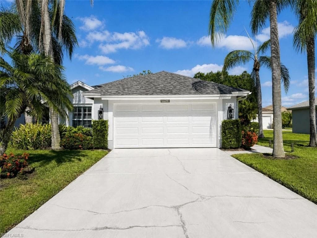 20822 Country Barn DR ESTERO, FL 33928