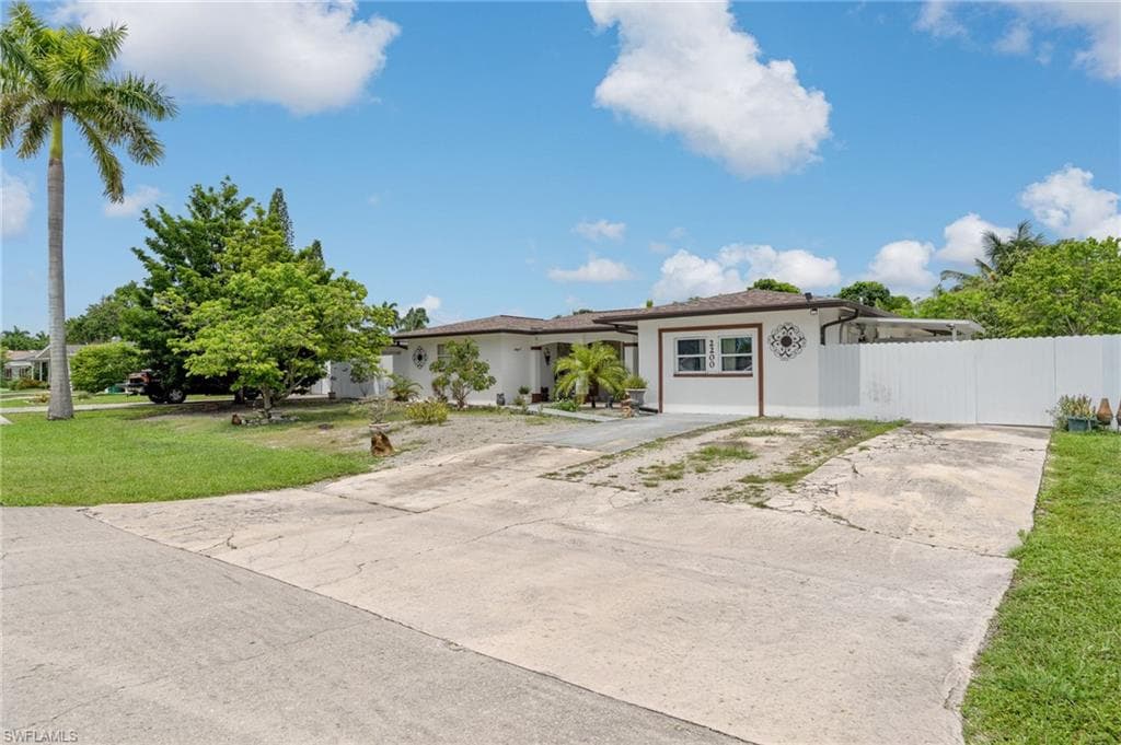 2200 44th ST SW NAPLES, FL 34116