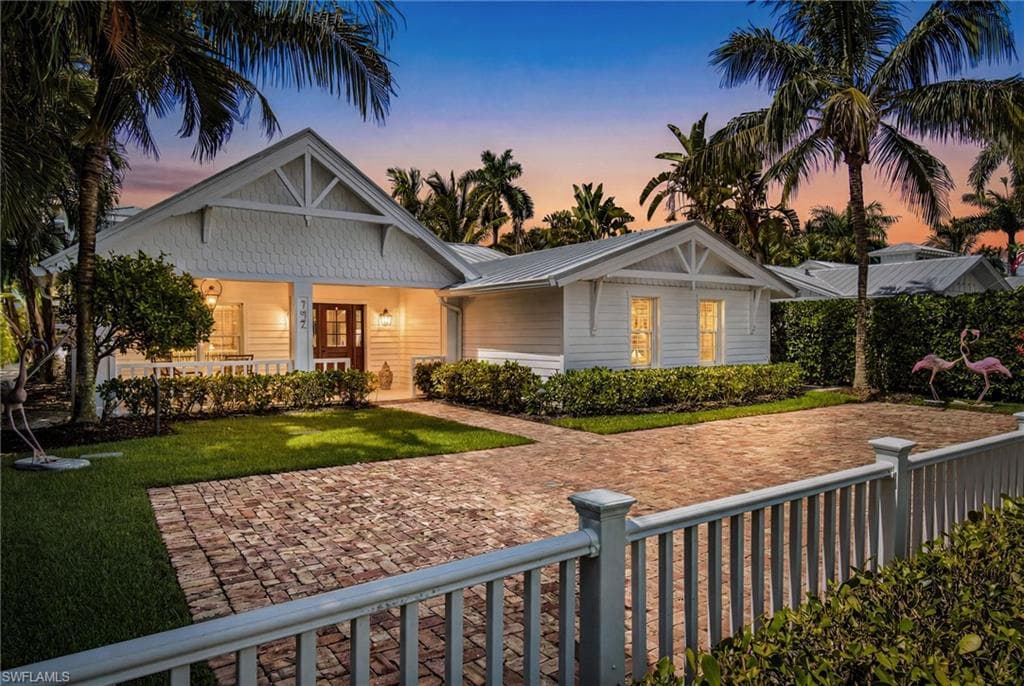 742 11th AVE S NAPLES, FL 34102