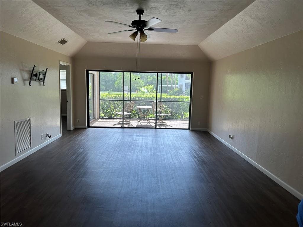 1833 Courtyard WAY 106 NAPLES, FL 34112