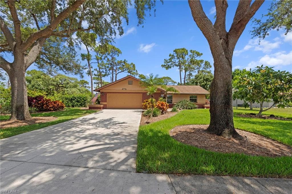 2379 Woodland BLVD FORT MYERS, FL 33907