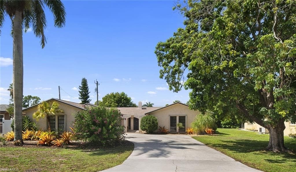 2456 Chandler AVE FORT MYERS, FL 33907