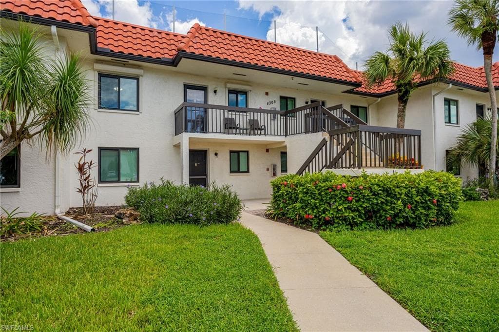 4306 27th CT SW 203 NAPLES, FL 34116