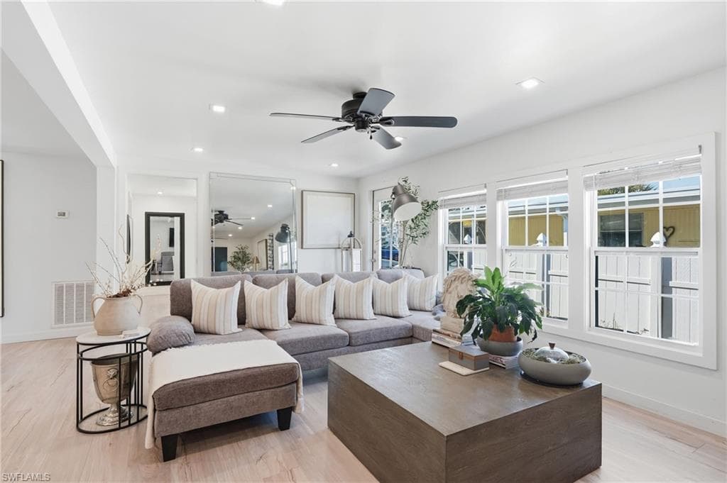 24850 Windward BLVD BONITA SPRINGS, FL 34134