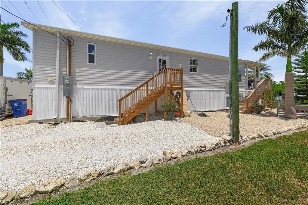 2452 York RD ST. JAMES CITY, FL 33956