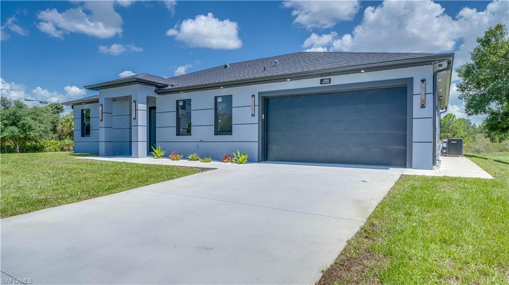 3306 E 17th ST LEHIGH ACRES, FL 33972