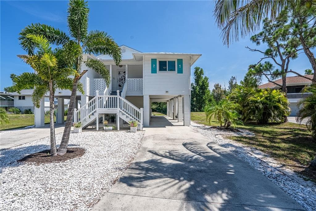 10810 Habitat CIR BOKEELIA, FL 33922