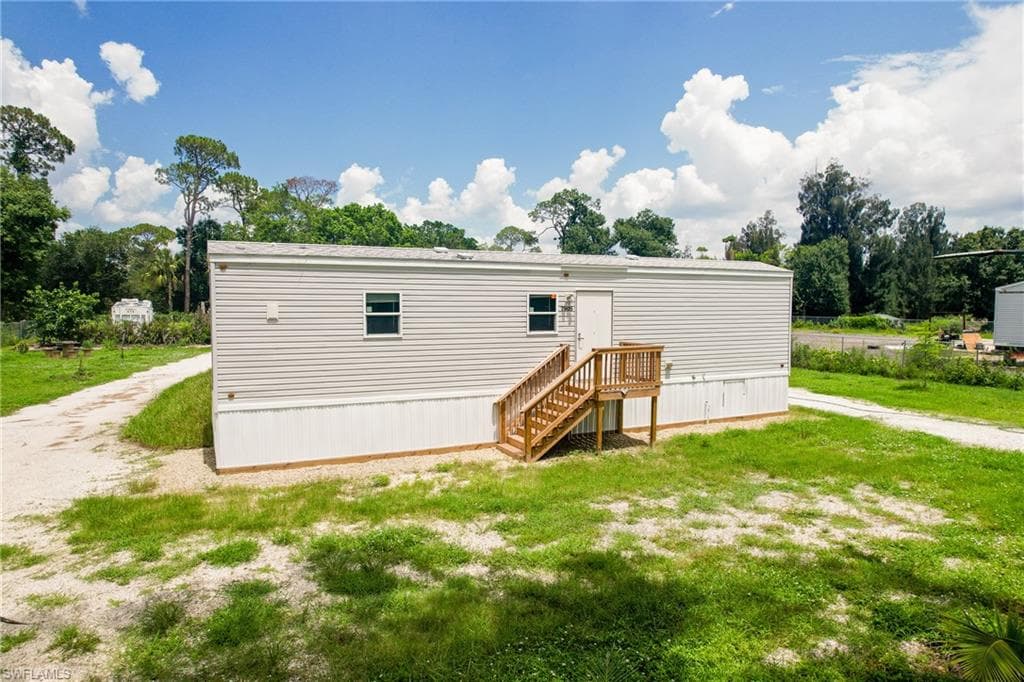 7905 Bogart DR NORTH FORT MYERS, FL 33917