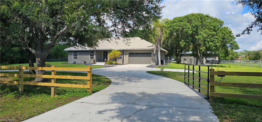 20101 Huffmaster RD NORTH FORT MYERS, FL 33917