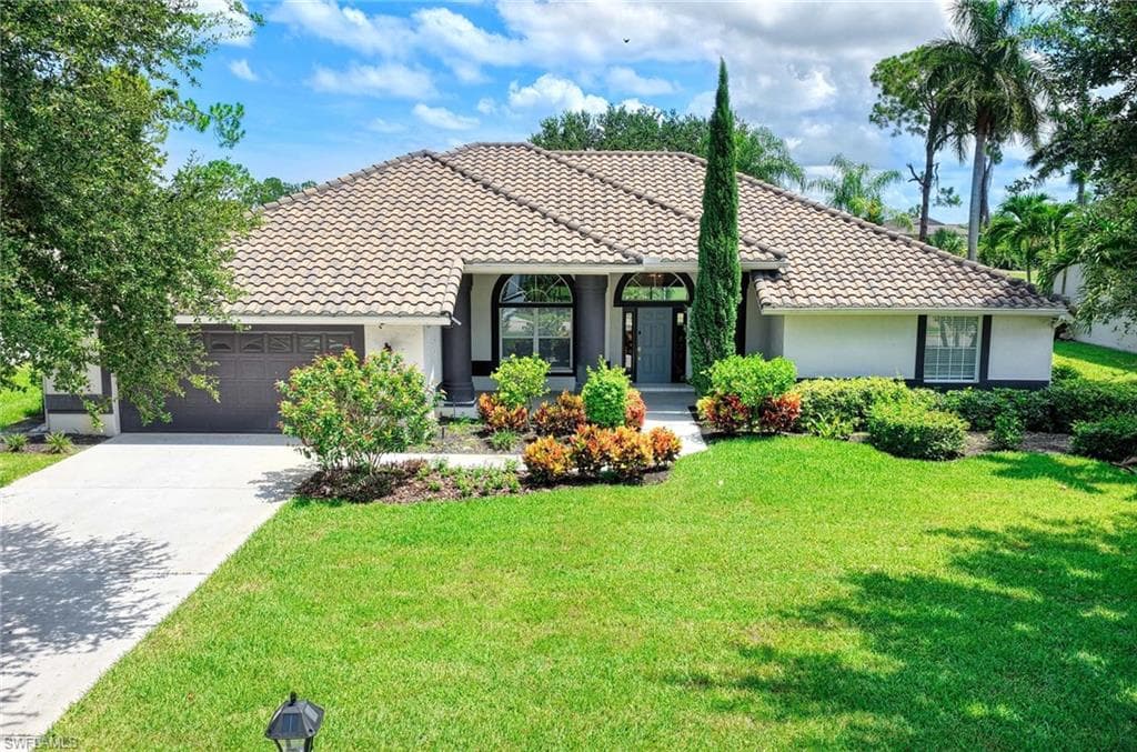 196 Palmetto Dunes CIR NAPLES, FL 34113