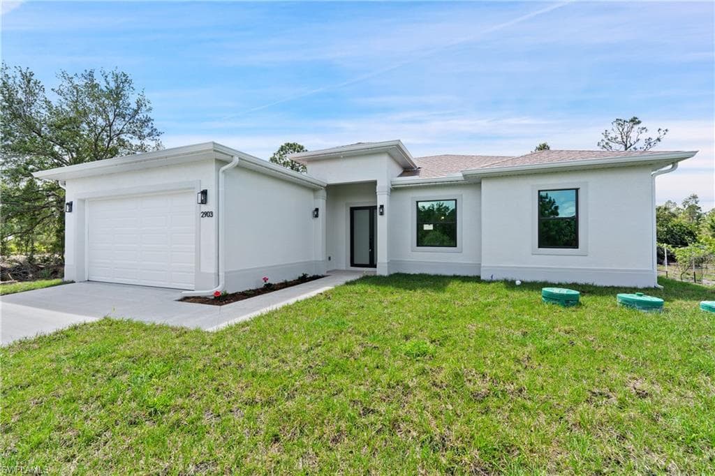 2903 37th ST W LEHIGH ACRES, FL 33971
