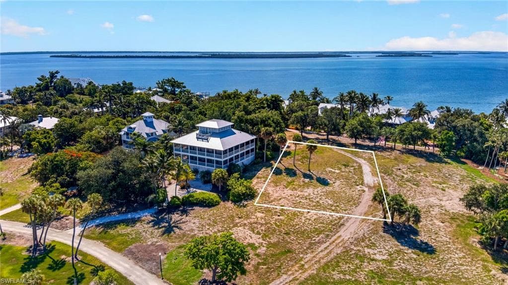 327 Useppa USEPPA ISLAND, FL 33924