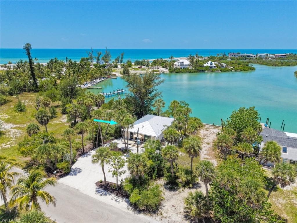 2539 Coconut DR SANIBEL, FL 33957
