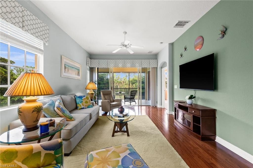 8641 Piazza Del Lago CIR 201 ESTERO, FL 33928