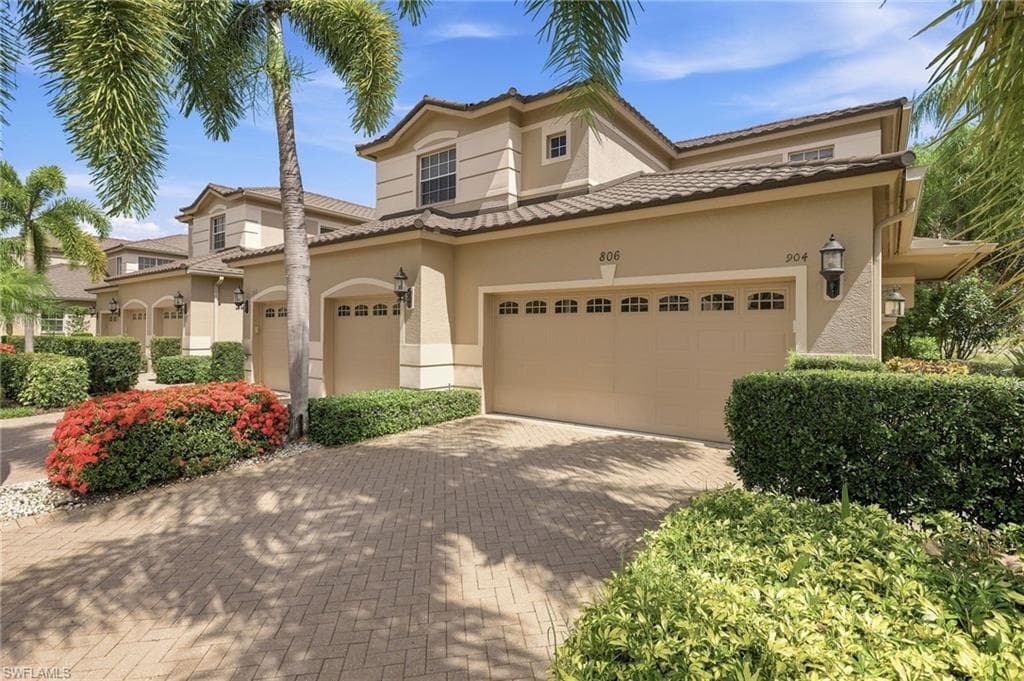 806 Regency Reserve CIR 904 NAPLES, FL 34119