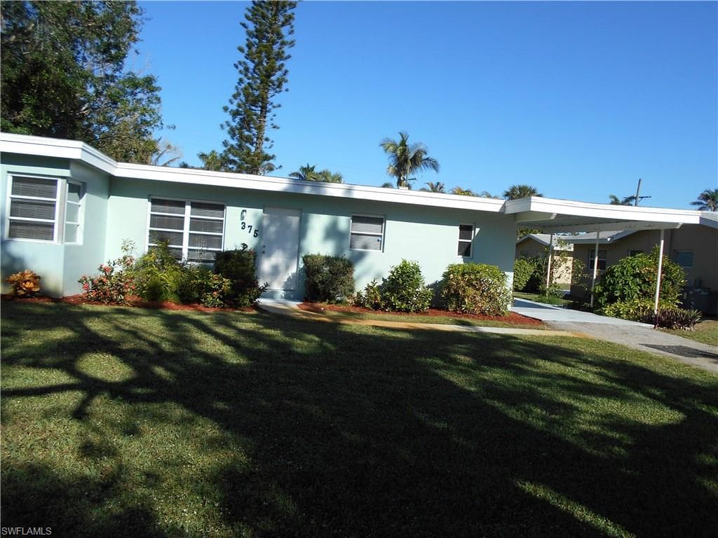 375 4th AVE N NAPLES, FL 34102
