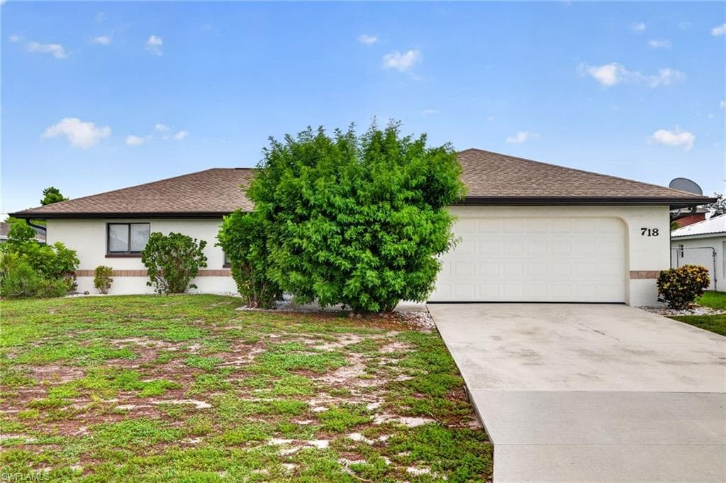 718 SW 35th TER CAPE CORAL, FL 33914