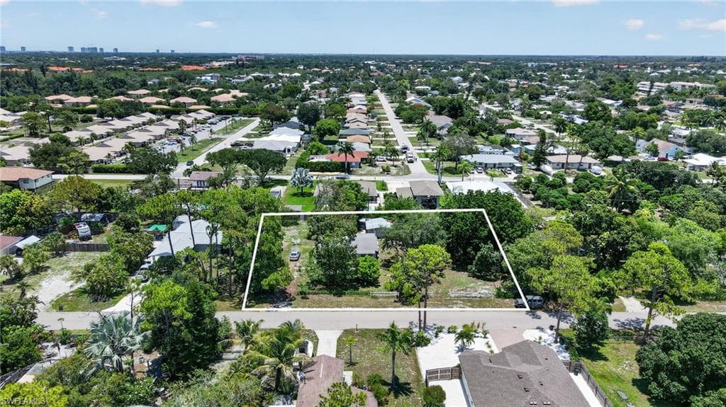 9044 Somerset LN BONITA SPRINGS, FL 34135
