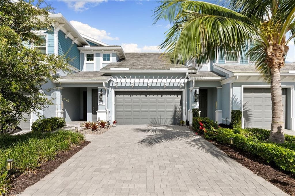 2567 Seychelles DR 207 NAPLES, FL 34112