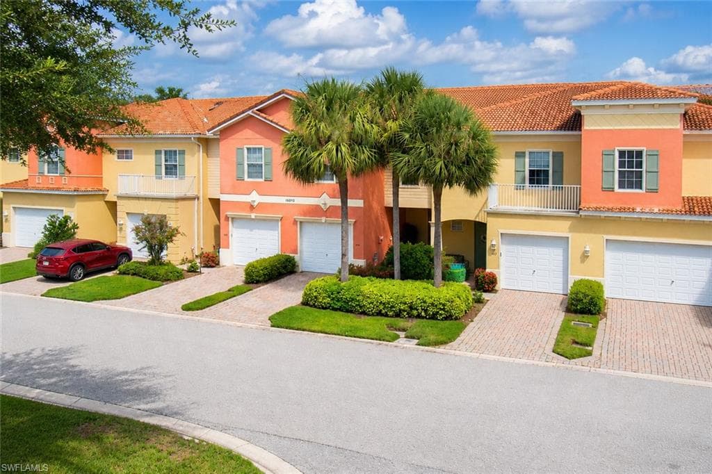 16010 Via Solera CIR 104 FORT MYERS, FL 33908