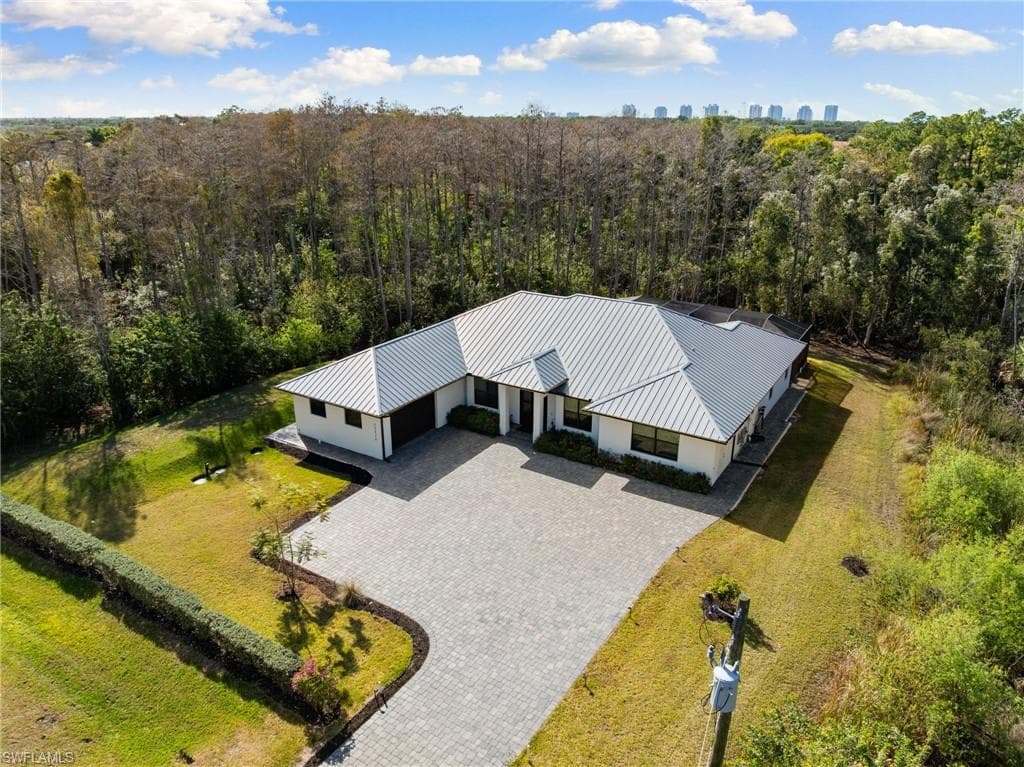 25526 Busy Bee DR BONITA SPRINGS, FL 34135