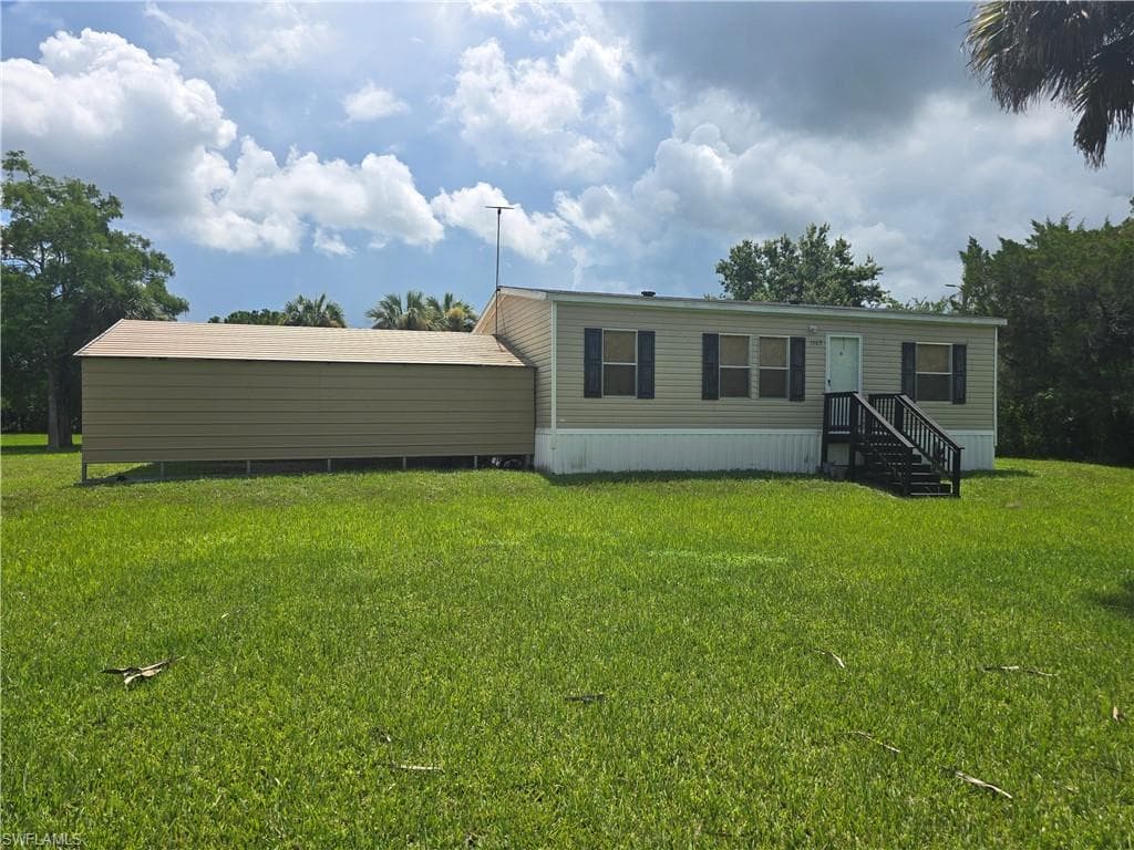 1163 Saddle LN MOORE HAVEN, FL 33471