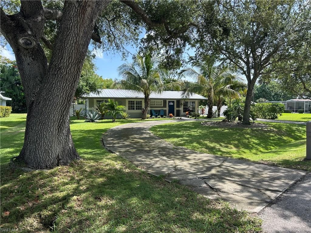 1343 Woodmere LN FORT MYERS, FL 33919