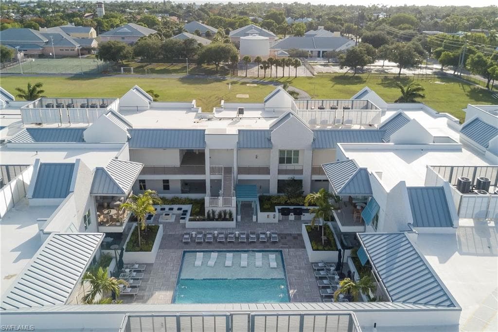 201 8th ST S 208 NAPLES, FL 34102